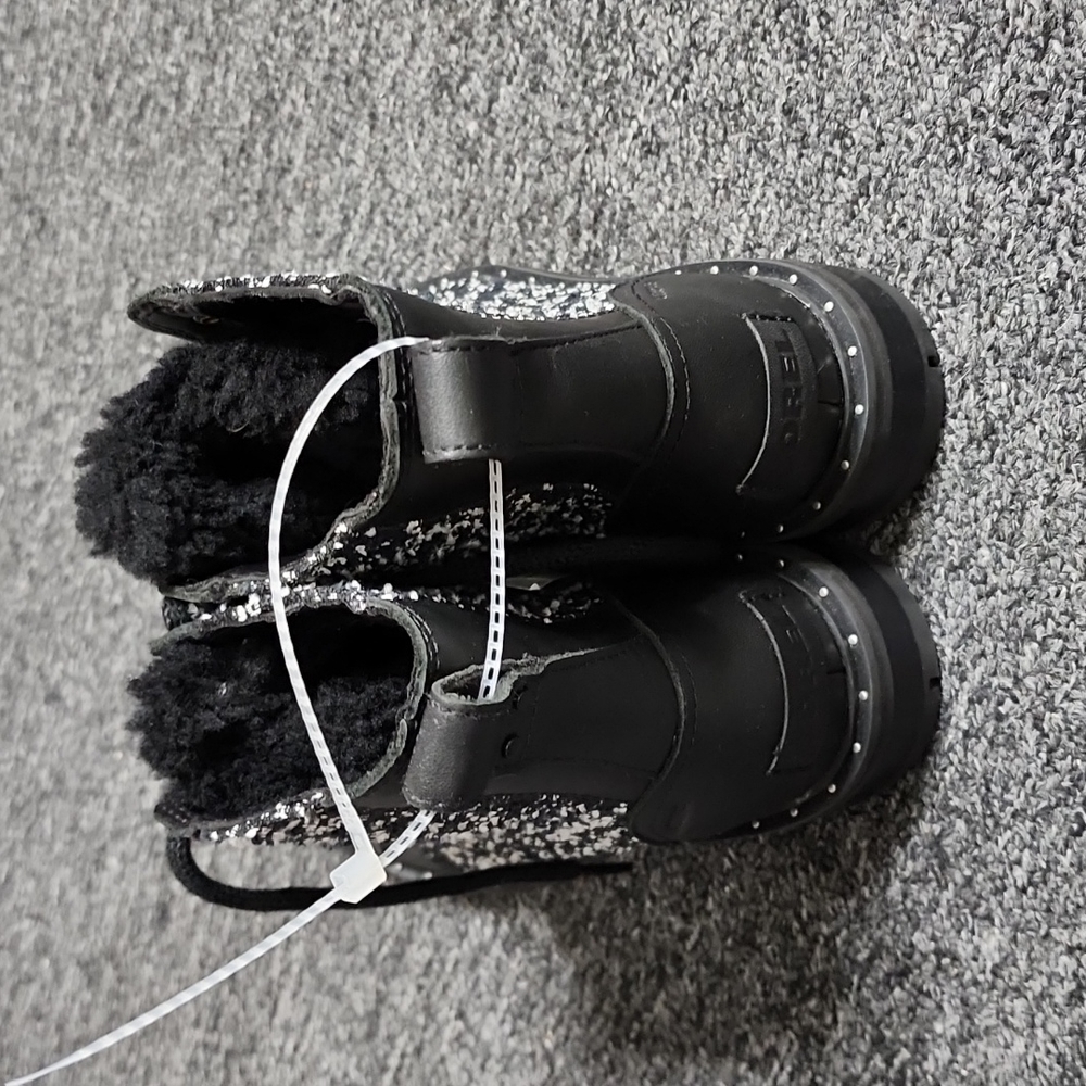 Sorel Lennox Lace up Black Boot - Picture 5 of 10